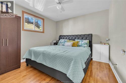 914 Thompson Boulevard, Windsor, ON - Indoor Photo Showing Bedroom