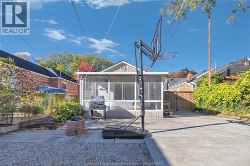 914 Thompson Boulevard, Windsor, ON - Outdoor