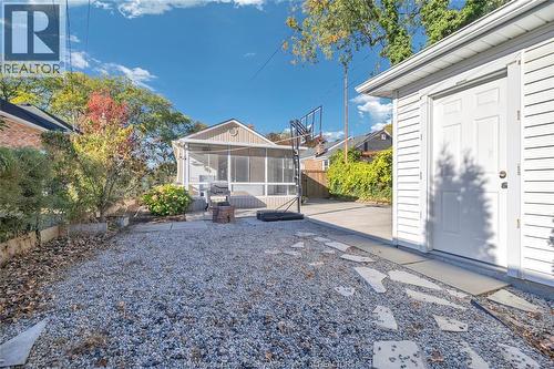 914 Thompson Boulevard, Windsor, ON - Outdoor