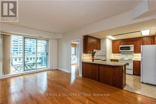 602 - 134 York Street, Ottawa, ON - Indoor Photo Showing Kitchen