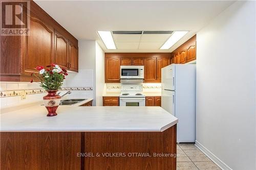 602 - 134 York Street, Ottawa, ON - Indoor Photo Showing Kitchen With Double Sink