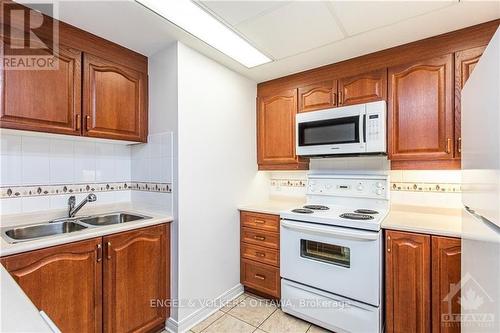 602 - 134 York Street, Ottawa, ON - Indoor Photo Showing Kitchen With Double Sink