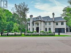 382 OLD YONGE STREET Toronto, ON M2P 1R4