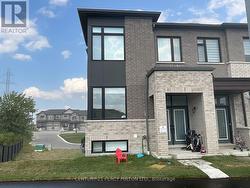 2775 PETER MATTHEWS DRIVE Pickering, ON L1X 0M3