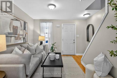 114 OLIVE AVENUE  Oshawa, ON L1H 2P2