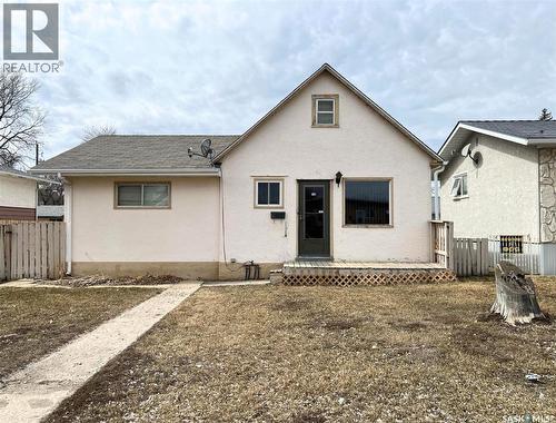 118 5Th Avenue Se, Swift Current, SK - Outdoor