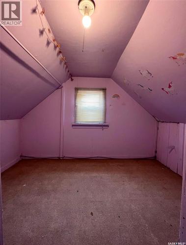 118 5Th Avenue Se, Swift Current, SK - Indoor Photo Showing Other Room