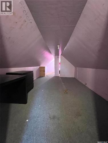 118 5Th Avenue Se, Swift Current, SK - Indoor Photo Showing Other Room