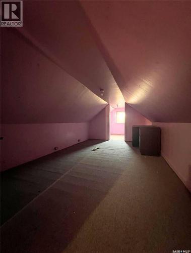 118 5Th Avenue Se, Swift Current, SK - Indoor Photo Showing Other Room