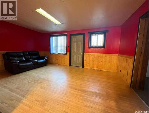 118 5Th Avenue Se, Swift Current, SK - Indoor
