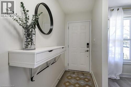 2405 Malcolm Crescent, Burlington, ON - Indoor Photo Showing Other Room