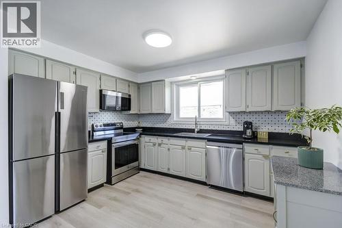 2405 Malcolm Crescent, Burlington, ON - Indoor Photo Showing Kitchen With Upgraded Kitchen