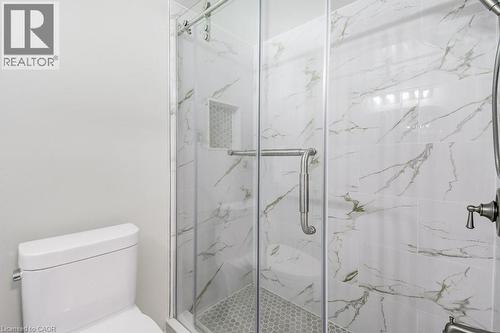 2405 Malcolm Crescent, Burlington, ON - Indoor Photo Showing Bathroom