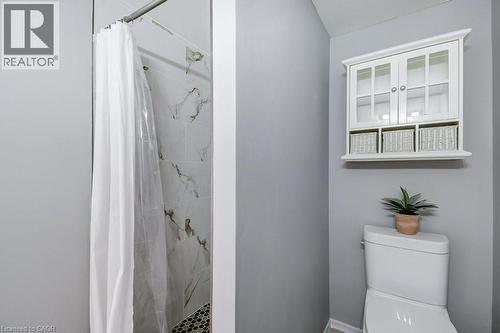 2405 Malcolm Crescent, Burlington, ON - Indoor Photo Showing Bathroom