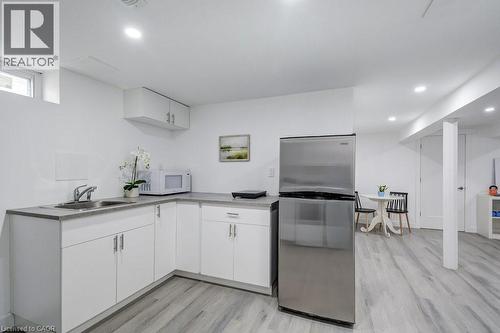 2405 Malcolm Crescent, Burlington, ON - Indoor Photo Showing Kitchen