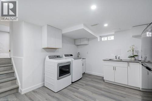 2405 Malcolm Crescent, Burlington, ON - Indoor Photo Showing Laundry Room