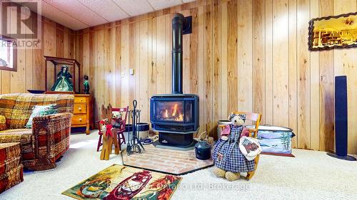 14 Seneca Crescent, Tiny, ON - Indoor Photo Showing Other Room