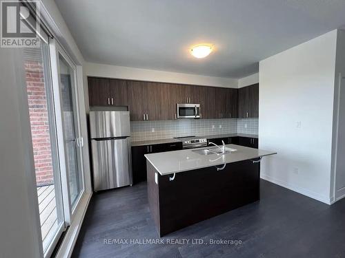 101 - 1865 Pickering Parkway S, Pickering, ON - Indoor Photo Showing Kitchen With Double Sink