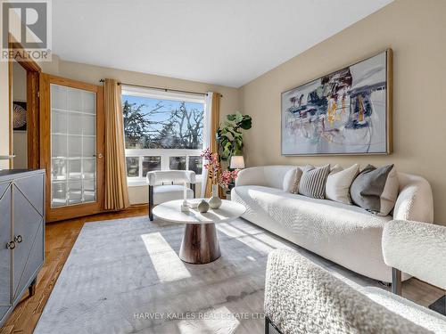 23 VERONICA CRESCENT  East Gwillimbury, ON L0G 1V0