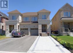 57 FERRAGINE CRESCENT Bradford West Gwillimbury, ON L3Z 4K2