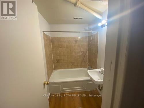 156 Dunlop Street W, Barrie, ON - Indoor Photo Showing Bathroom