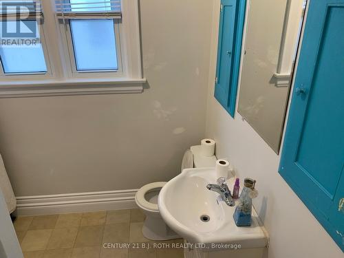 156 Dunlop Street W, Barrie, ON - Indoor Photo Showing Bathroom