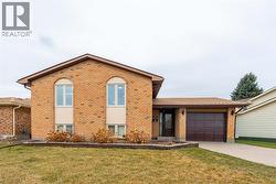 305 OAKLEA COURT Sarnia, ON N7S 5Y9