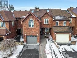 38 WINDEYER CRESCENT  Ottawa, ON K2K 2P7