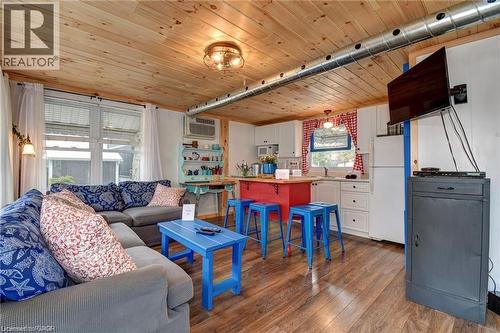 37B Cedar Drive, Turkey Point, ON - Indoor Photo Showing Living Room