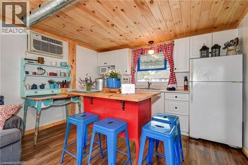 37B Cedar Drive, Turkey Point, ON - Indoor Photo Showing Kitchen