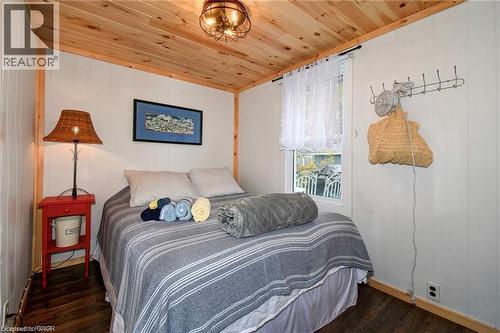 37B Cedar Drive, Turkey Point, ON - Indoor Photo Showing Bedroom