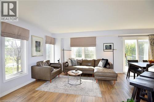 39 Panabaker Drive Unit# 7, Ancaster, ON - Indoor Photo Showing Living Room