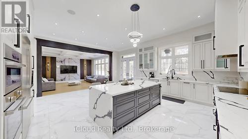 1200 Conservation Road, Milton, ON - Indoor Photo Showing Kitchen With Upgraded Kitchen