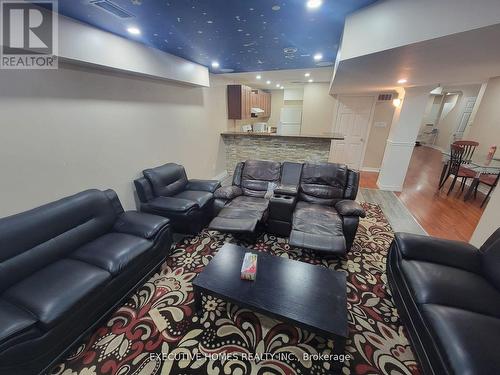 78 Assisi Street, Hamilton, ON - Indoor Photo Showing Living Room