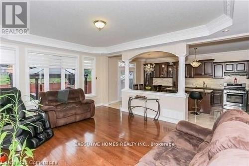 78 Assisi Street, Hamilton, ON - Indoor Photo Showing Living Room