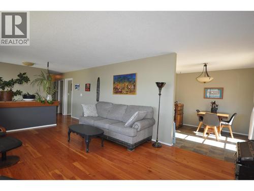 342 Clearview Crescent, Williams Lake, BC - Indoor Photo Showing Living Room
