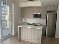 602 - 15 ELLERSLIE AVENUE Toronto, ON M2N 0L7