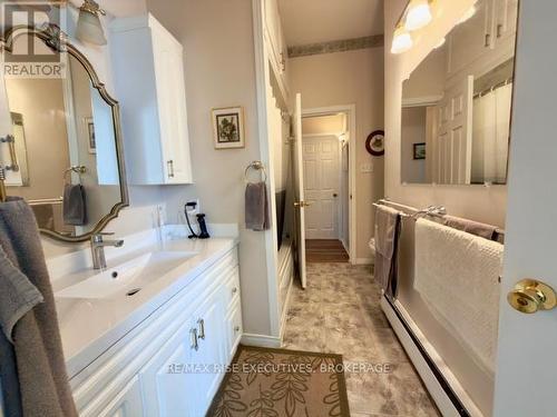 332 Main Street, Deseronto (Deseronto (Town)), ON - Indoor Photo Showing Bathroom