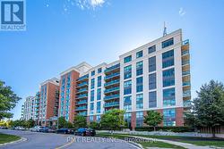 902 - 120 DALLIMORE CIRCLE Toronto, ON M3C 4J1