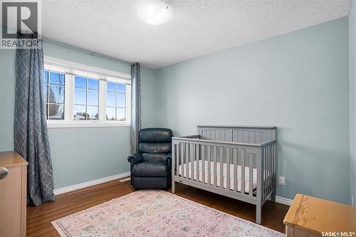 1022 Hurley Way, Saskatoon, SK - Indoor Photo Showing Bedroom