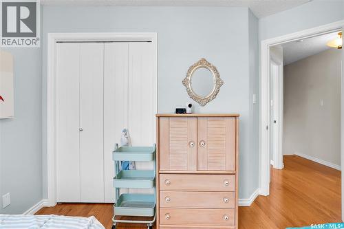 1022 Hurley Way, Saskatoon, SK - Indoor Photo Showing Bedroom