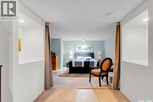 1022 Hurley Way, Saskatoon, SK - Indoor Photo Showing Bedroom