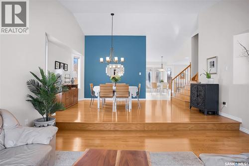 1022 Hurley Way, Saskatoon, SK - Indoor Photo Showing Living Room