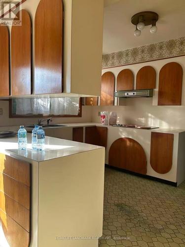 2 Royal Oak Drive, Toronto, ON - Indoor Photo Showing Kitchen