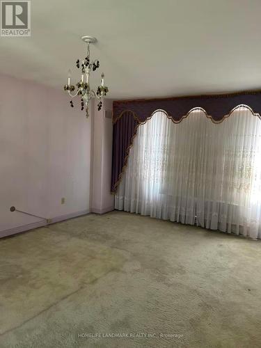 2 Royal Oak Drive, Toronto, ON - Indoor