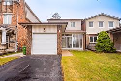 25 THISTLEWAITE CRESCENT Toronto, ON M1S 3Y8