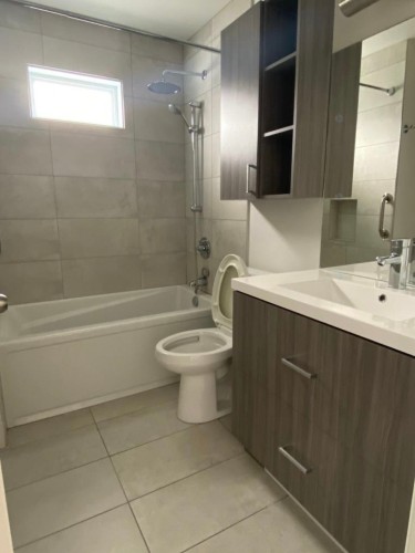 Bathroom - 2-91 Rue Filiatreault, Salaberry-De-Valleyfield, QC - Indoor Photo Showing Bathroom