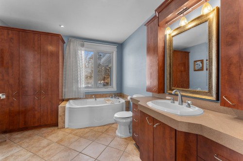Salle de bains attenante à la CCP - 2943 Ch. Ste-Marie, Mascouche, QC - Indoor Photo Showing Bathroom