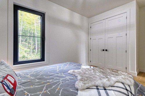 Chambre à coucher - 565 Ch. Du Refuge, Lac-Supérieur, QC - Indoor Photo Showing Bedroom