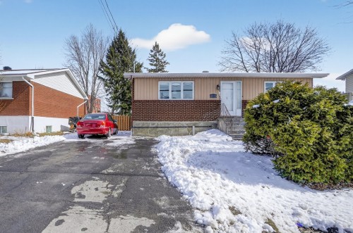 2745 Rue Cornwall  Longueuil (Saint-Hubert), QC J3Y 5G3